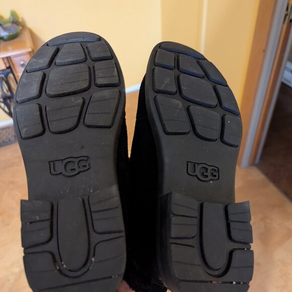 UGG boots 7.5 - Picture 4 of 4
